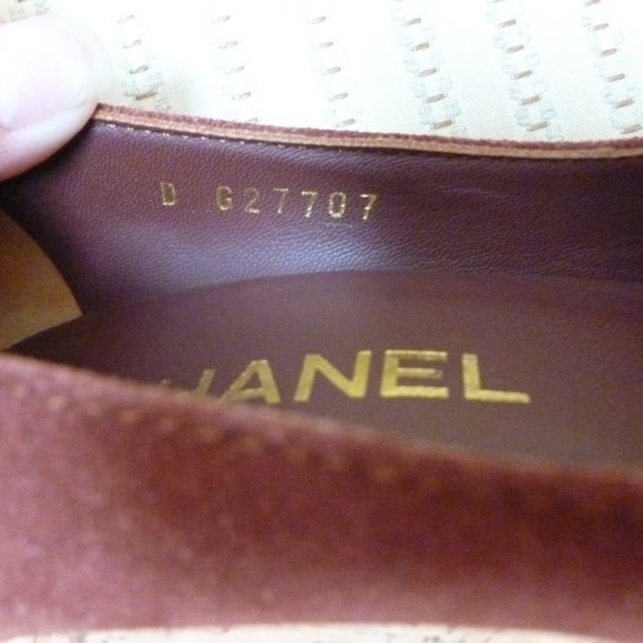 Chanel CC Logo Coin Suede Wedge Pumps - Picture 8 of 9